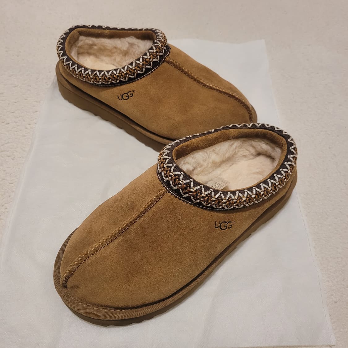 어그 타스만 230 상품이미지1