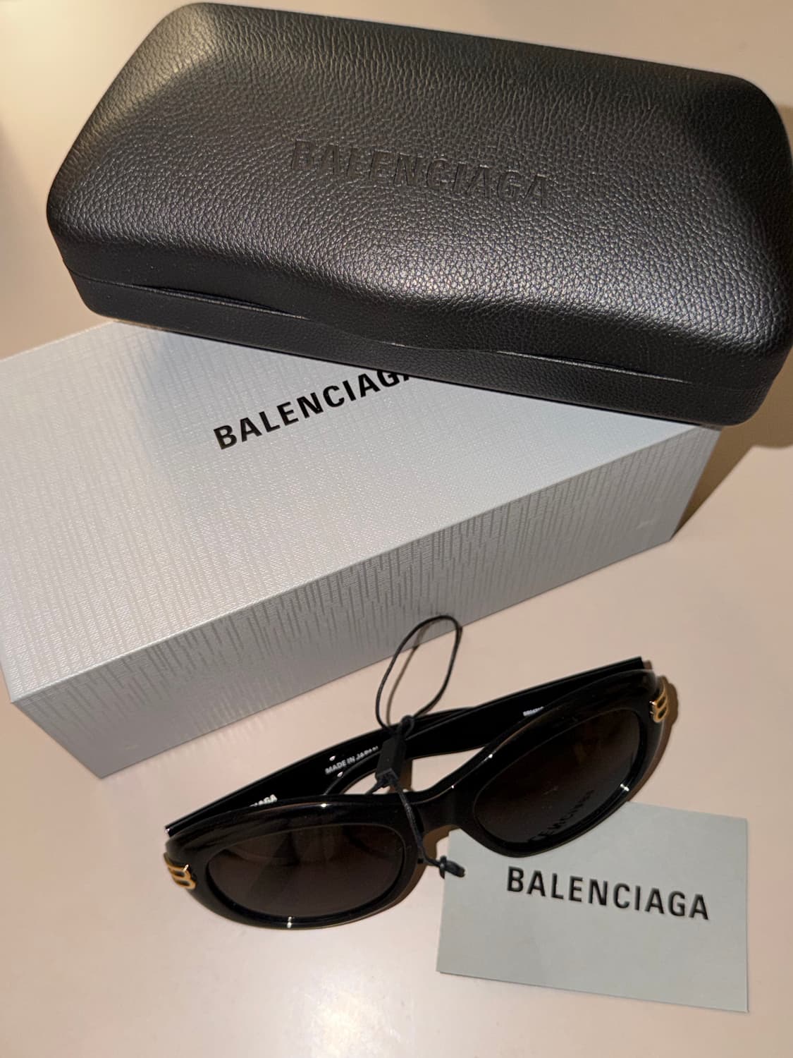 발렌시아가 카지노 라운드 선글라스 블랙 상품이미지1