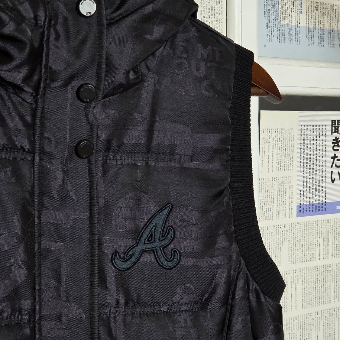 MLB 모노그램 패턴 애틀랜타 후드 패딩 조끼 상품이미지3