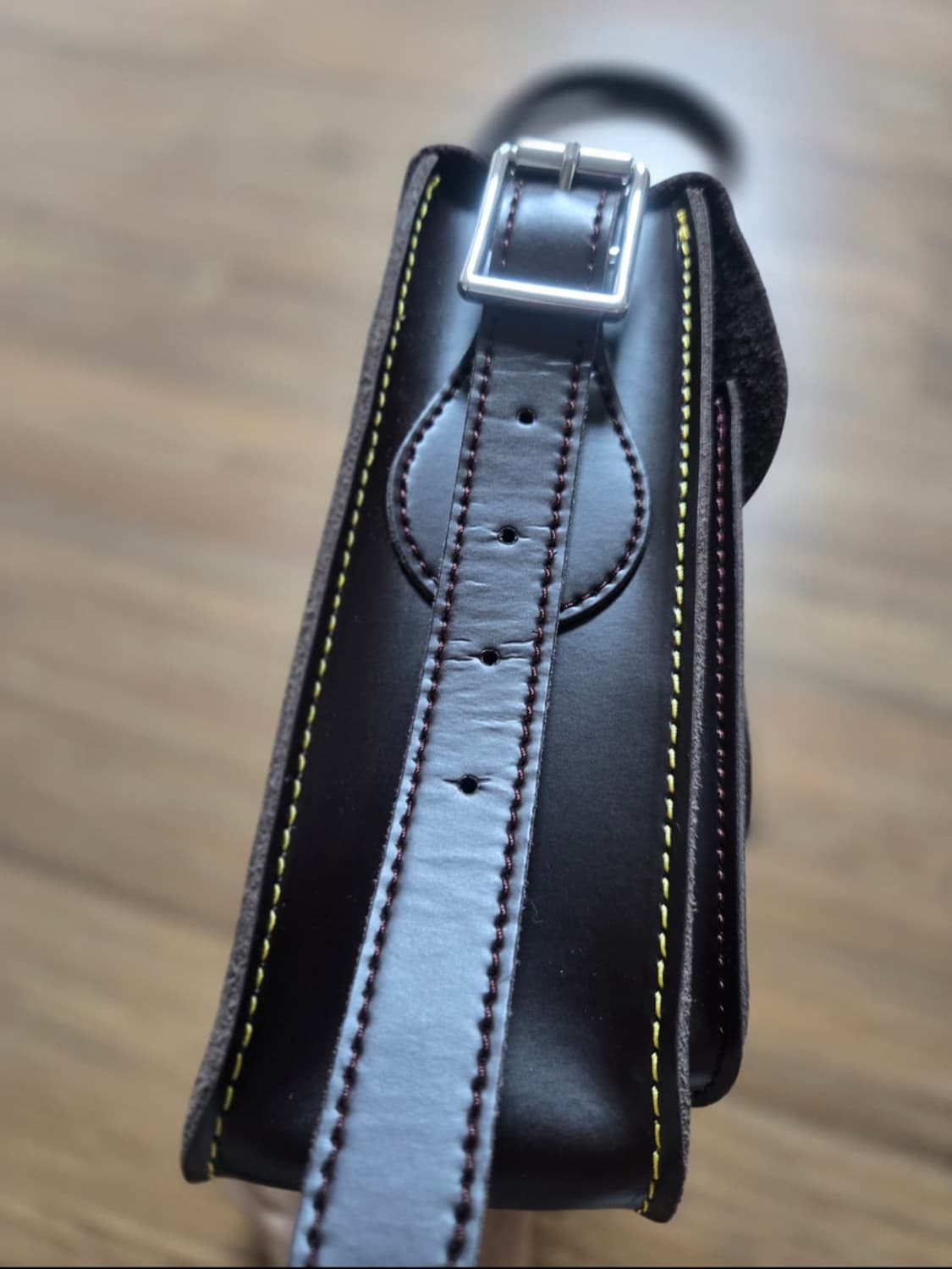 닥터마틴 11인치 비건 사첼 크로스백 - 버건디 [정품] 상품이미지5