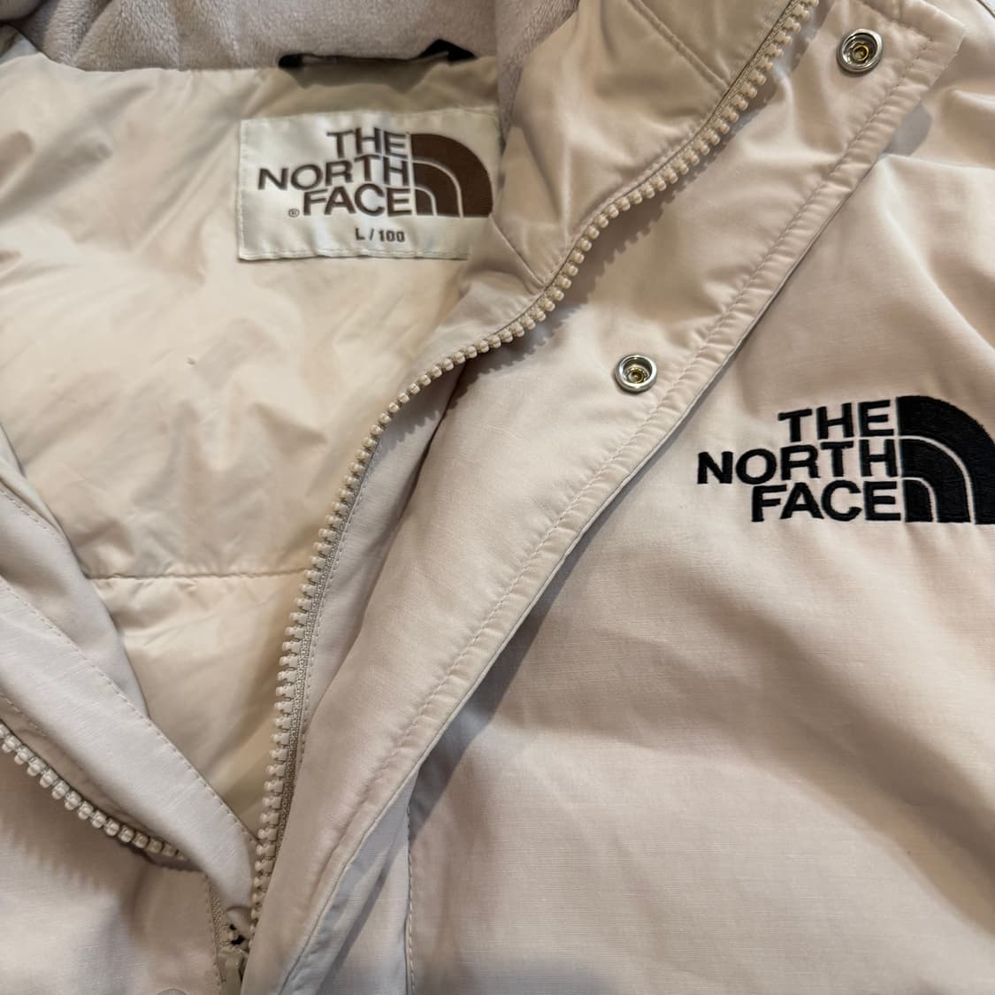 TNF 노스페이스 라이트 베이지 후드다운 자켓 상품이미지3