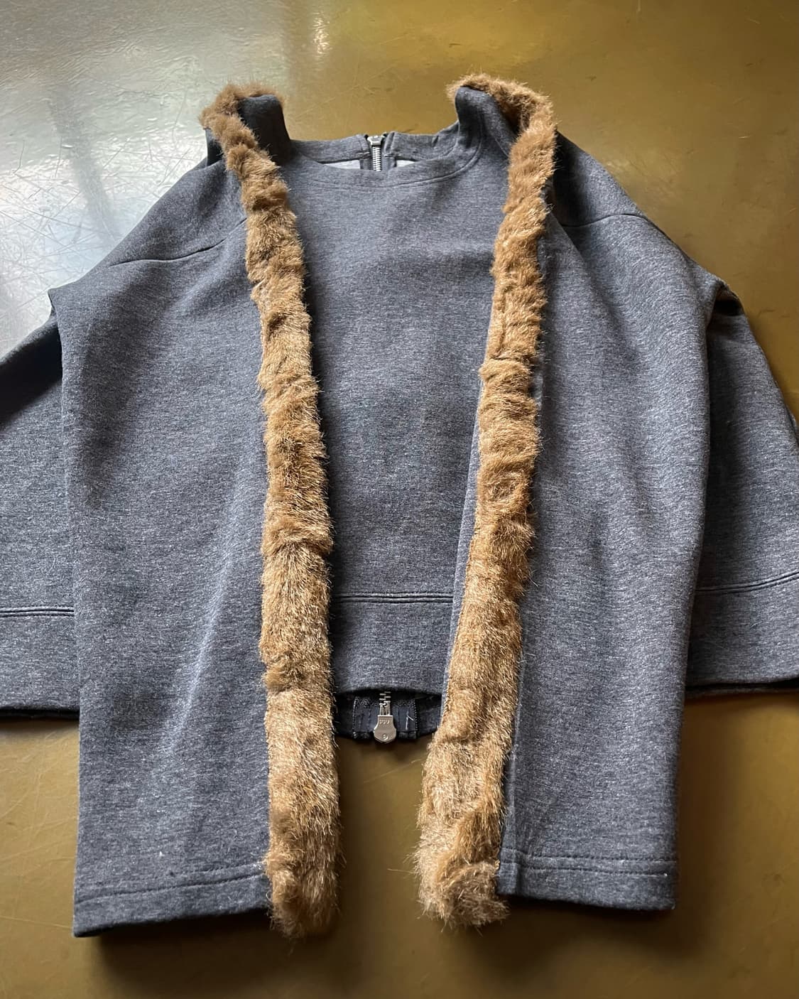 ZUCCa Archive Fur Sleeve Reverse Zip-up 상품이미지4