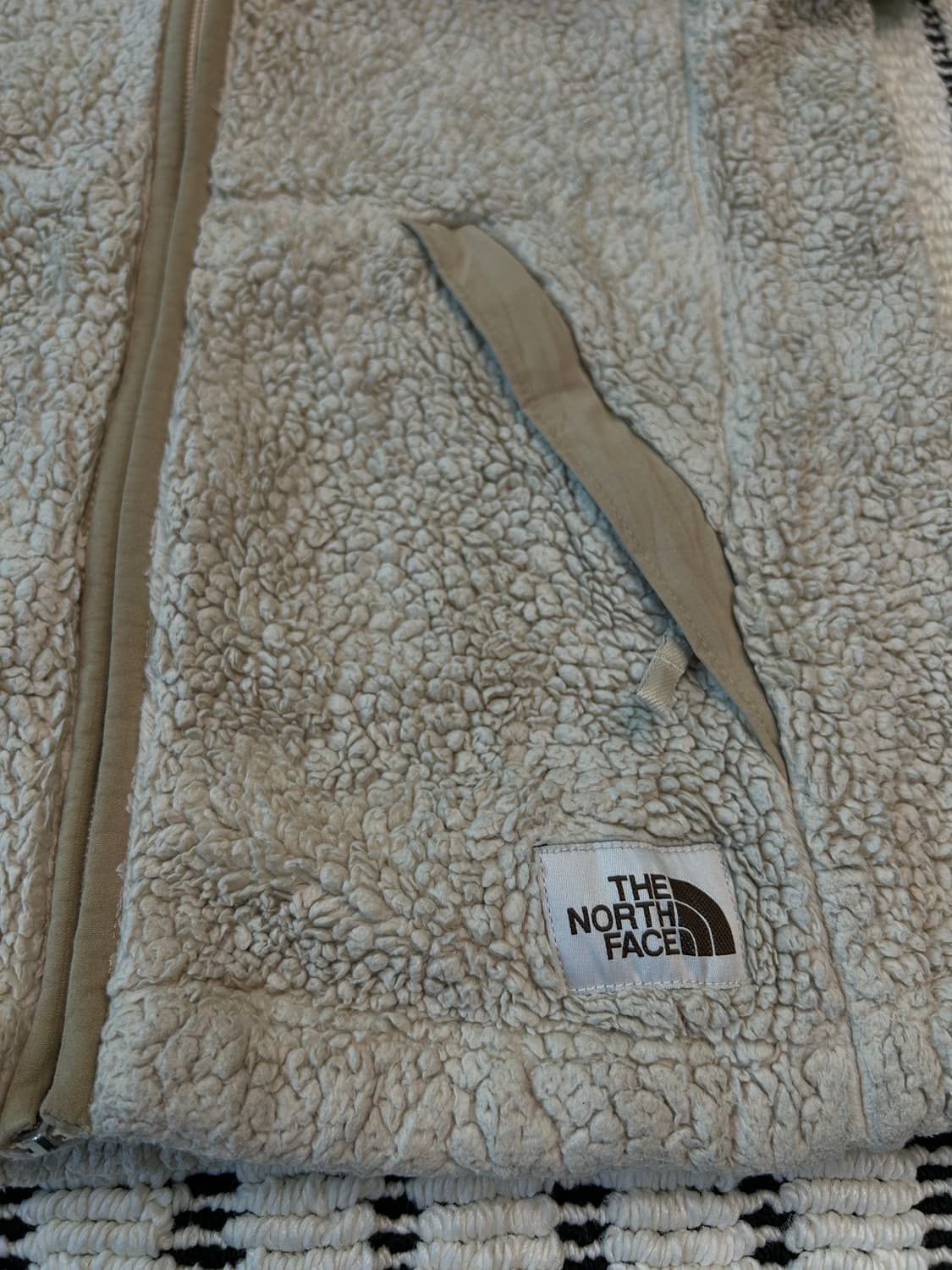 노스페이스 플리스 크림 컬러 상품이미지3