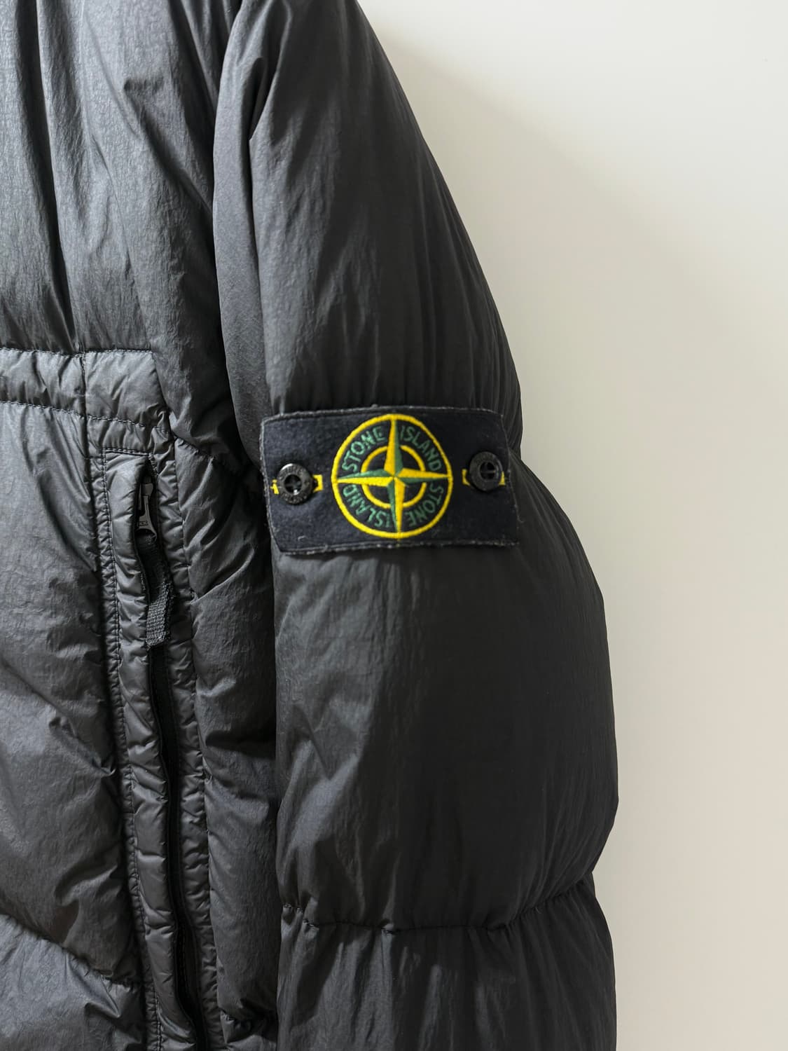 [XL] 스톤아일랜드 40723 크링클랩스 후드 다운 자켓 블랙 20FW 상품이미지4