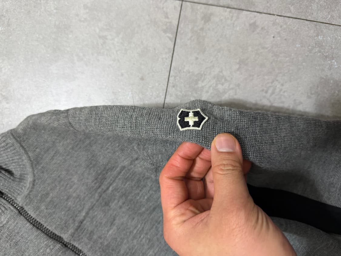  빅토리녹스  앨보패치  빈티지 울니트 풀집업  자켓  95size   상품이미지3