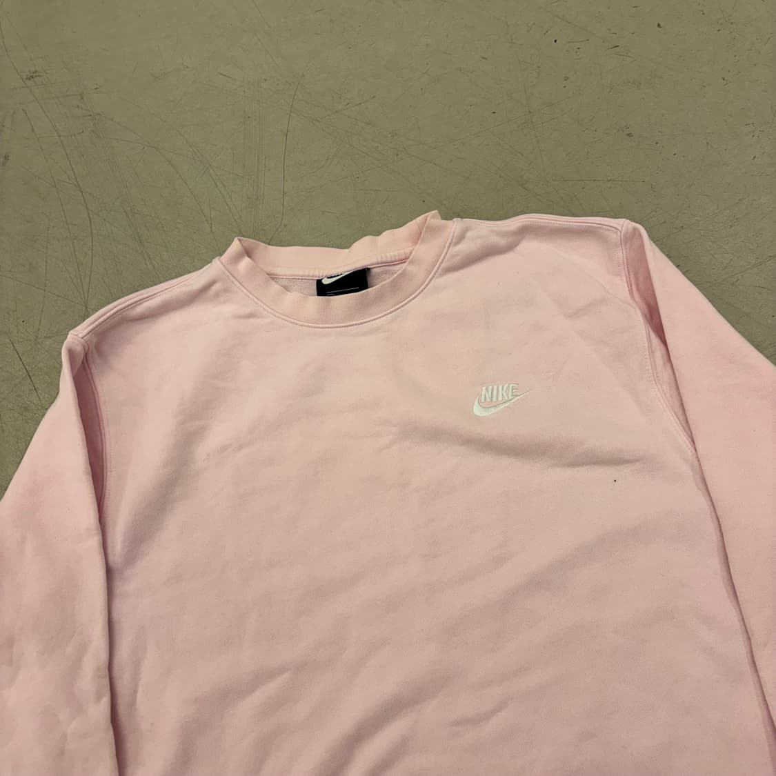 나이키 핑크 스몰로고 맨투맨 상품이미지2