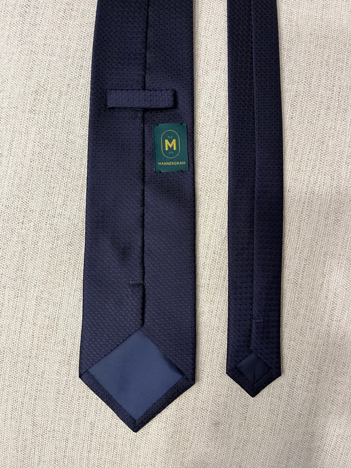 매너그램 네이비 솔리드 넥타이 상품이미지2