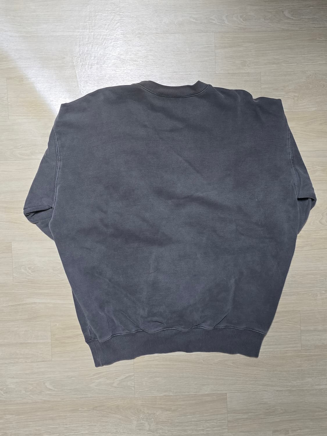 칼하트 맨투맨 차콜 상품이미지2