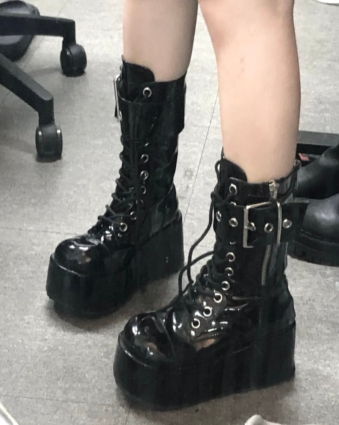 [245-250]데모니아 perol 150 버클 에나멜 통굽 부츠 상품이미지4