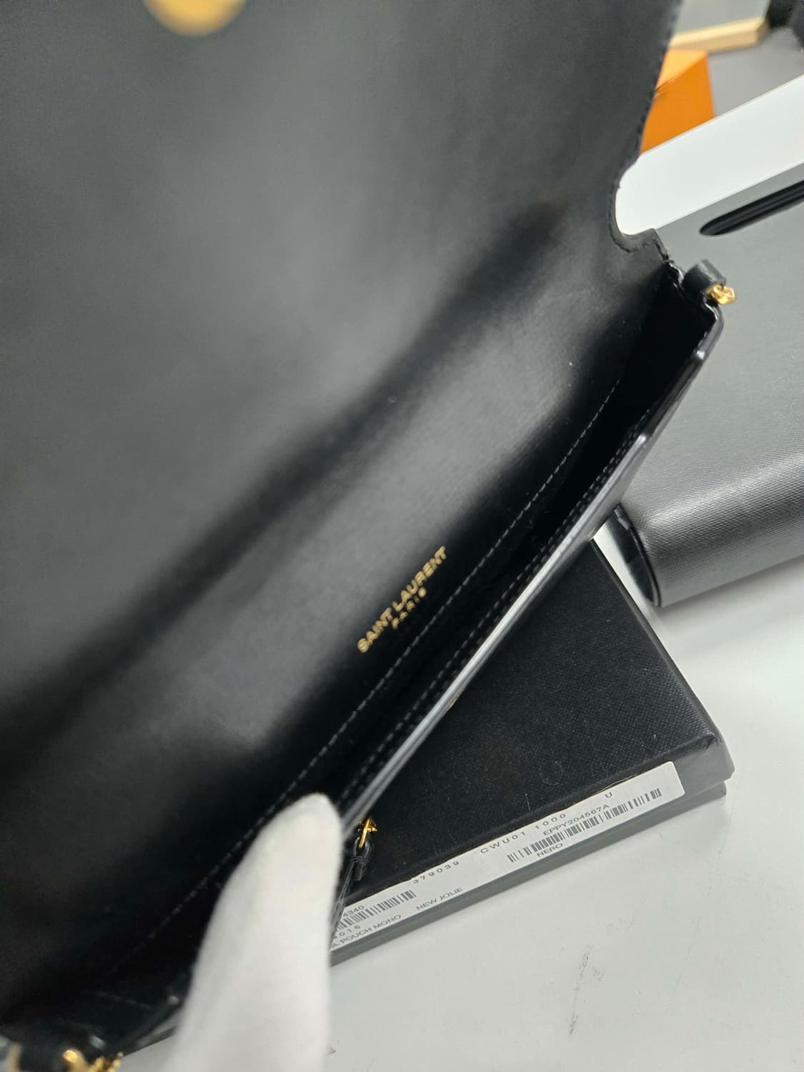 [40%할인] 입생로랑 폰홀더백 상품이미지6