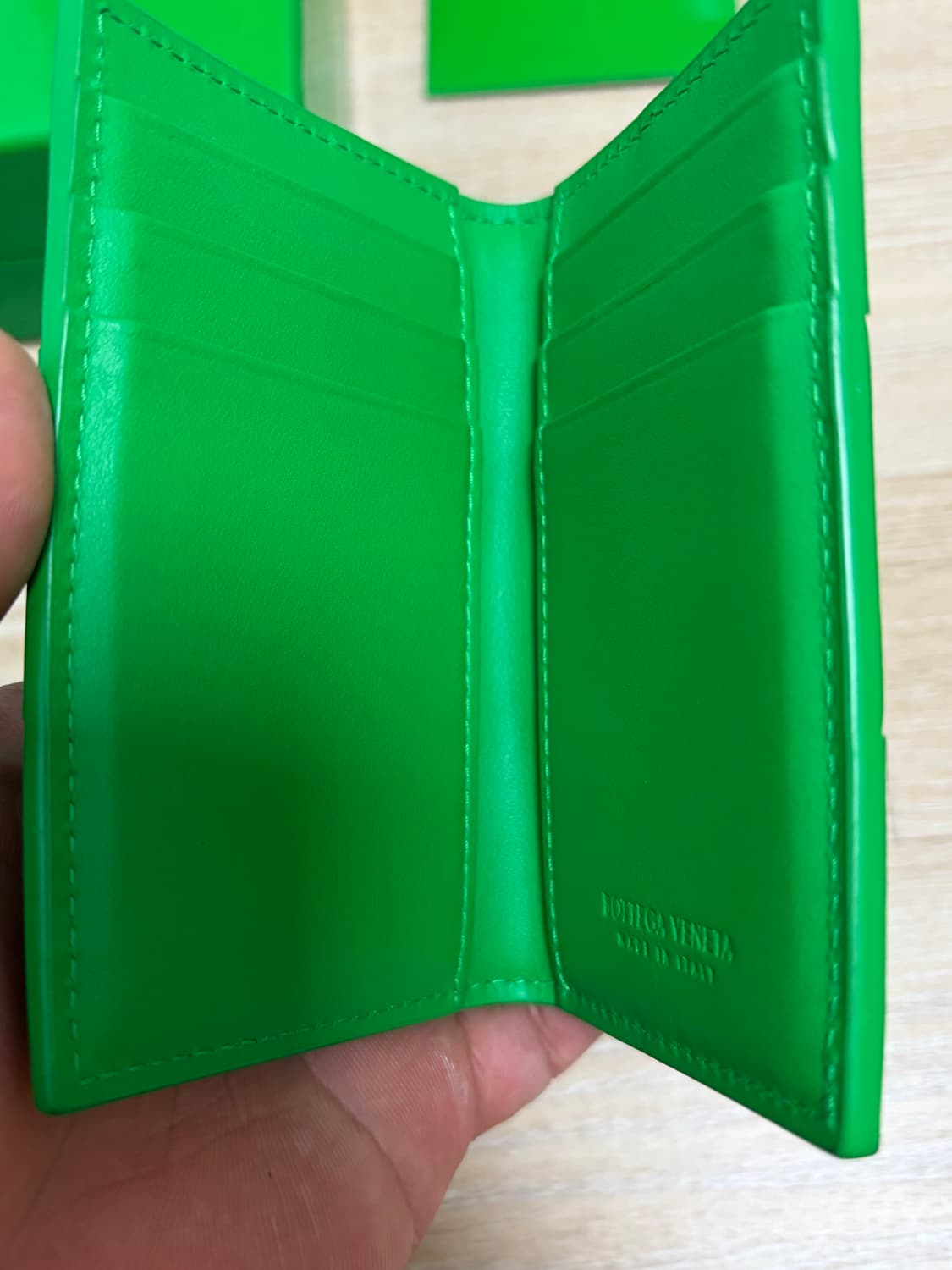 보테가베네타 카세트 플랩 카드지갑 상품이미지3