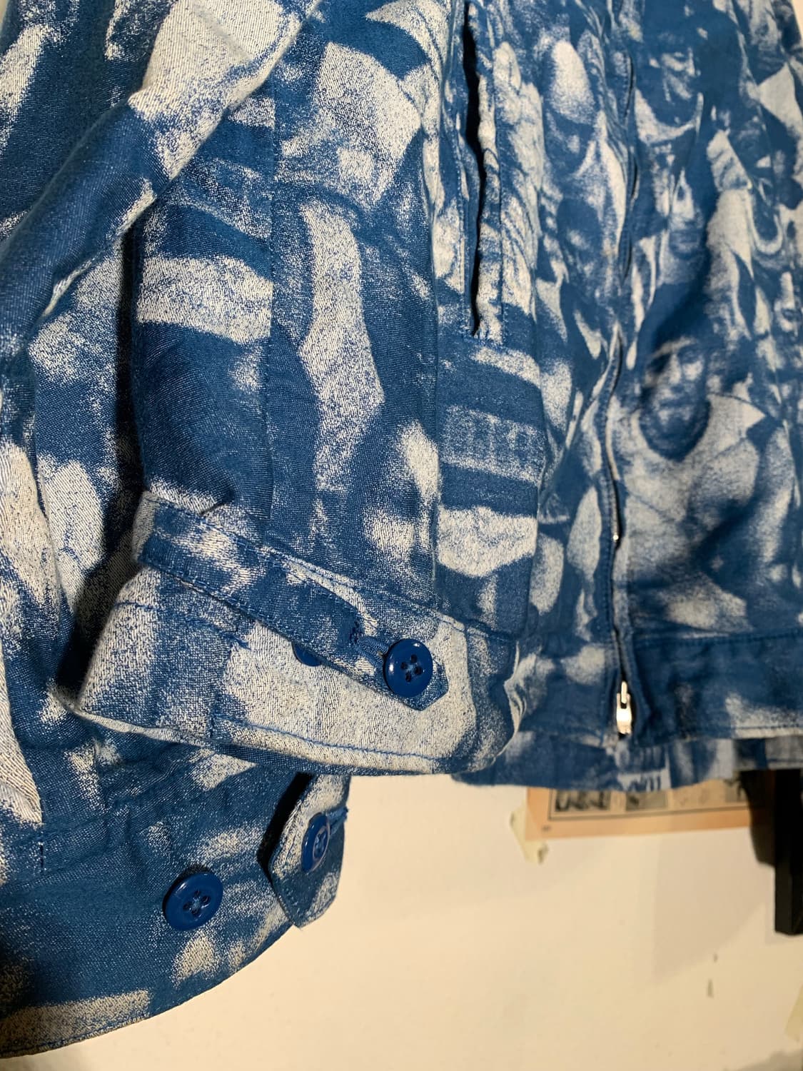 브루나 보인 페이스 프린팅 블루 자켓 상품이미지5