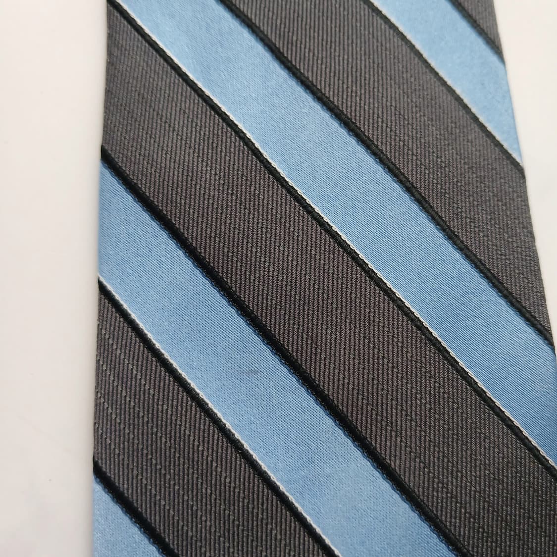 DKNY 실크 블루 스트라이프 넥타이 8.3cm A등급 A18681
 상품이미지7