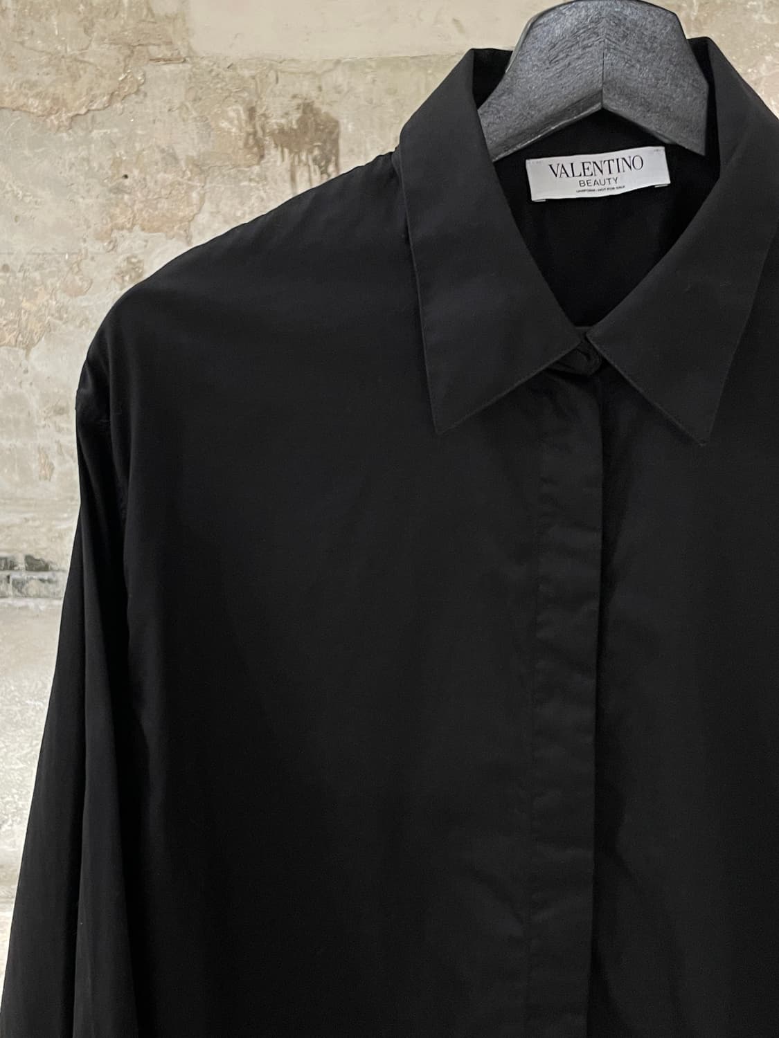 발렌티노 뷰티 블랙 클래식 히든 버튼 코튼 카라 셔츠 상품이미지2