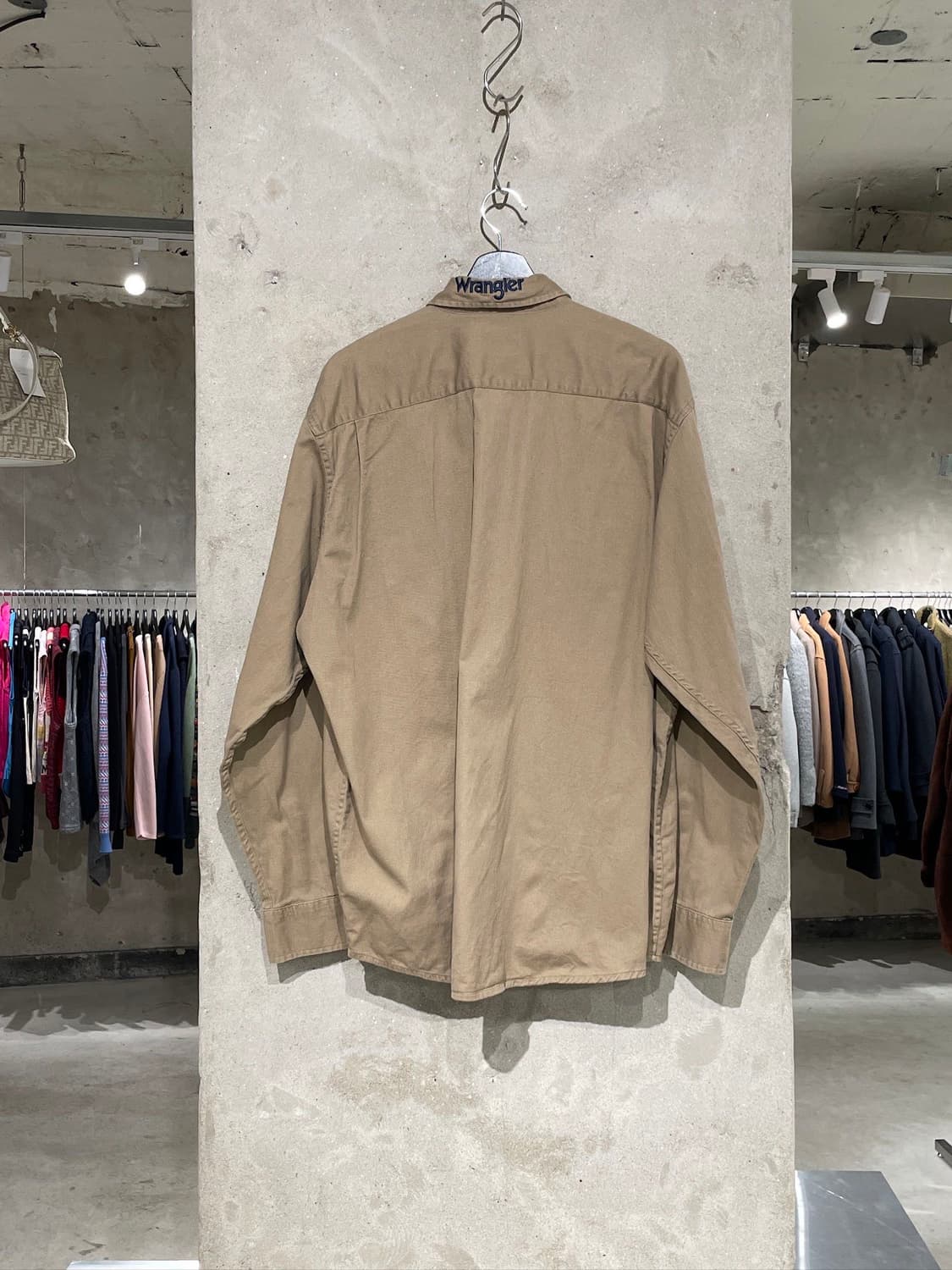 랭글러 라이트 브라운 트윈 포켓 컴포트 코튼 셔츠 상품이미지5