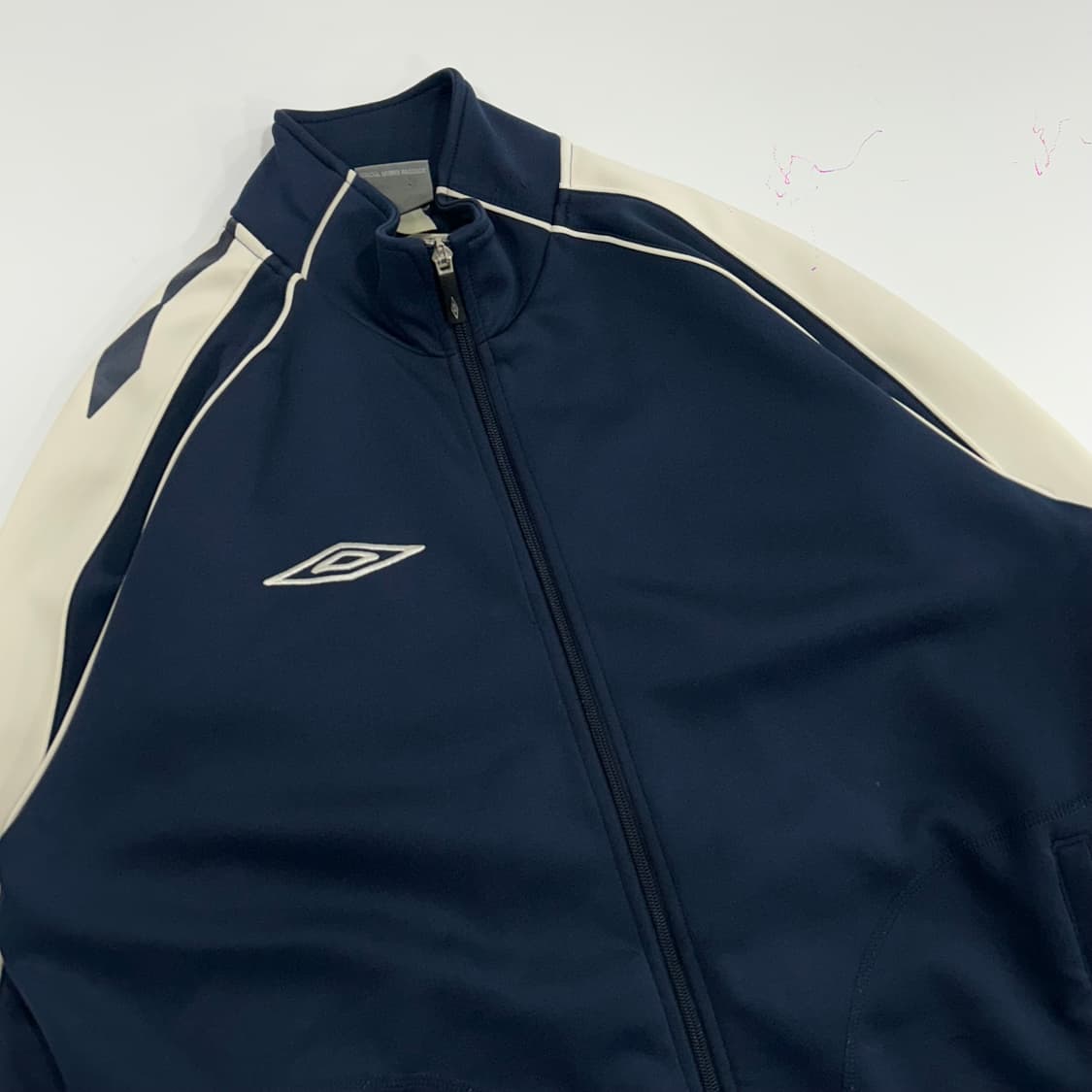Umbro 엄브로 아이보리 네이비 배색 져지 상품이미지4