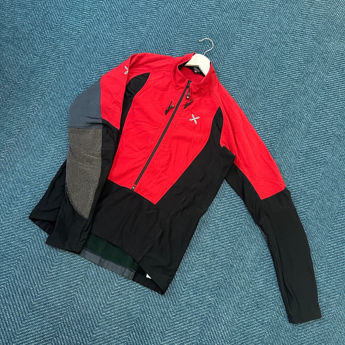 [L] 몬츄라 반집업 긴팔티 상품이미지1