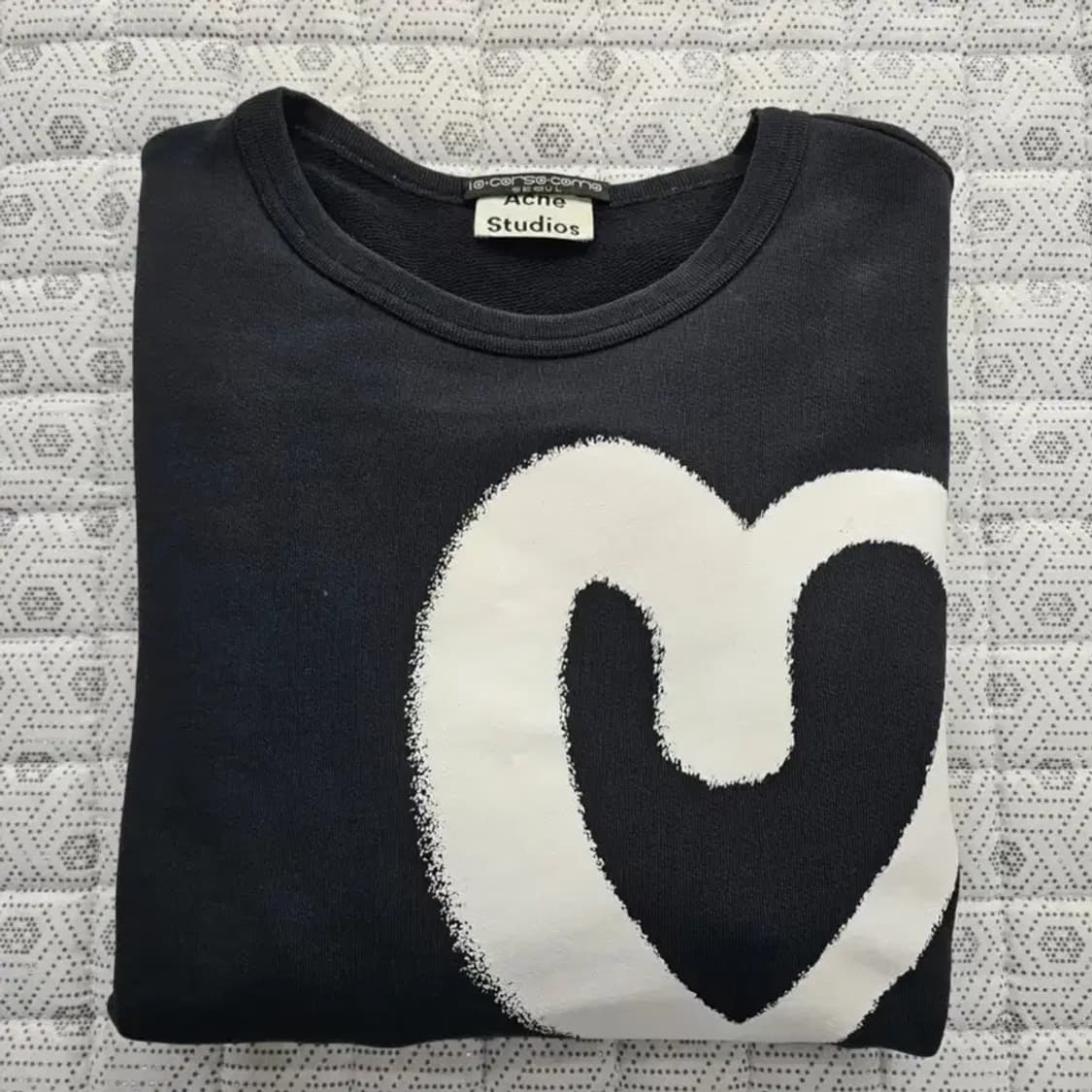 아크네 스튜디오 캠퍼스 하트 맨투맨 95 상품이미지1