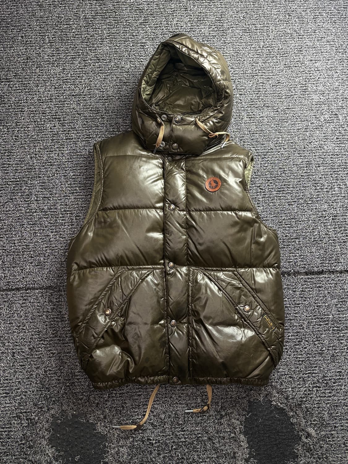 폴로 랄프로렌 가죽패치로고 글로시 다운 푸퍼 베스트 3624 상품이미지2