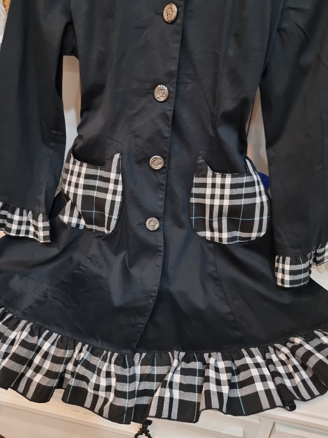 바디라인 체크 프릴 블랙 원피스 상품이미지2