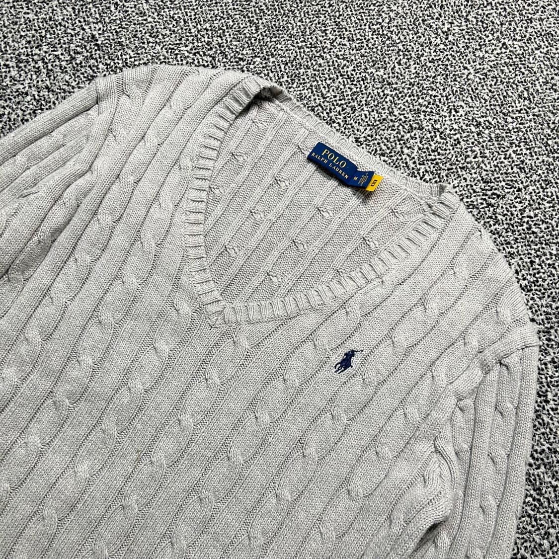 폴로 랄프로렌 그레이 케이블 브이넥 니트 상품이미지2