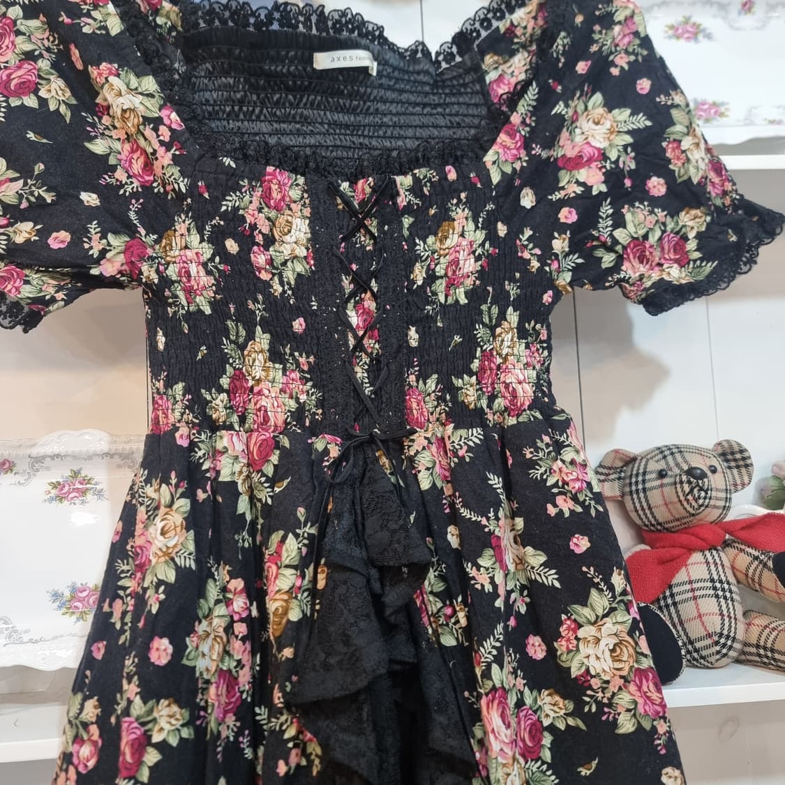 axes femme(액시즈팜) 플라워 레이스 언밸런스 원피스 상품이미지3