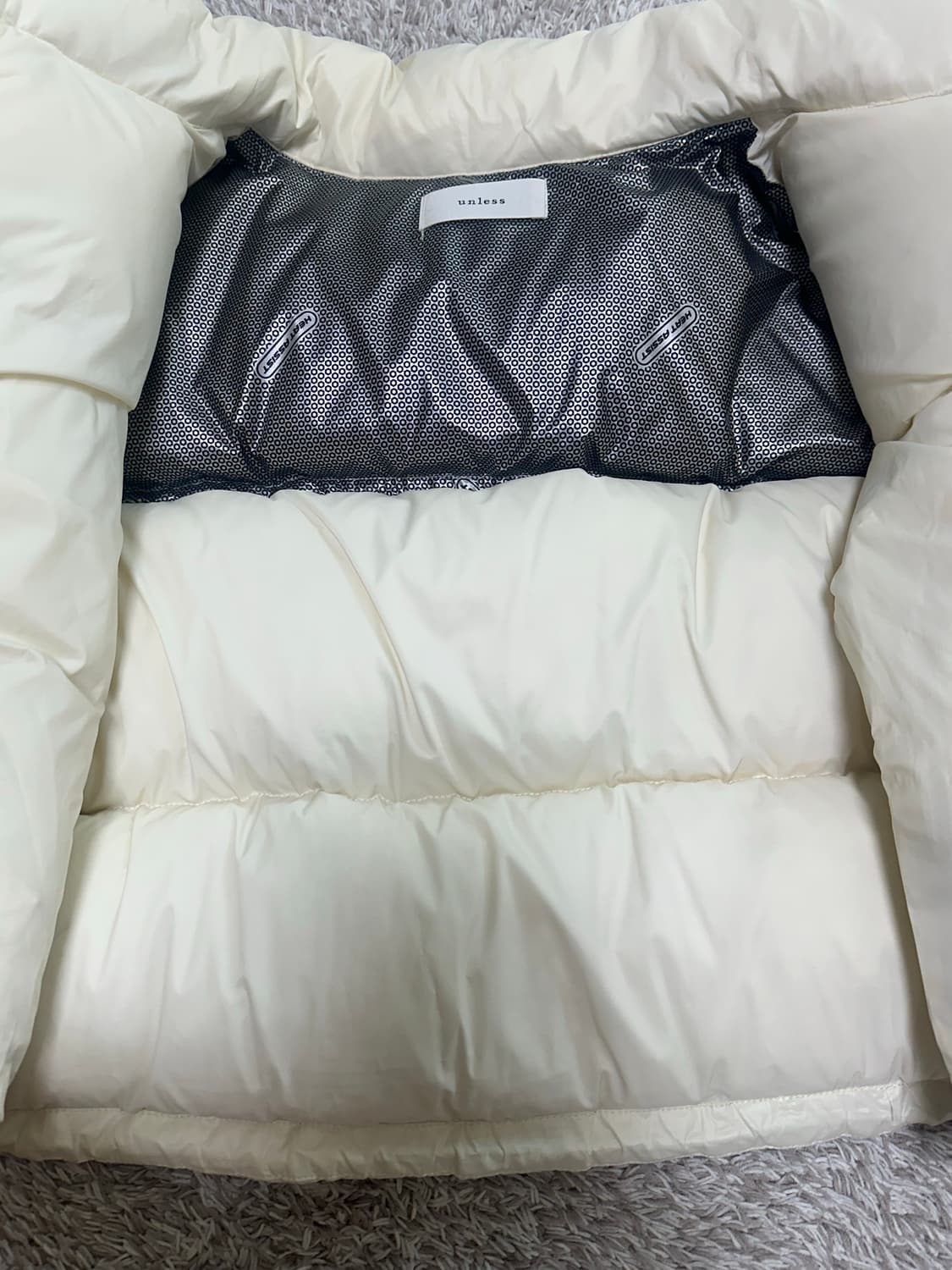 블랙업 로알린 세미크롭 숏패딩 아이보리 상품이미지8