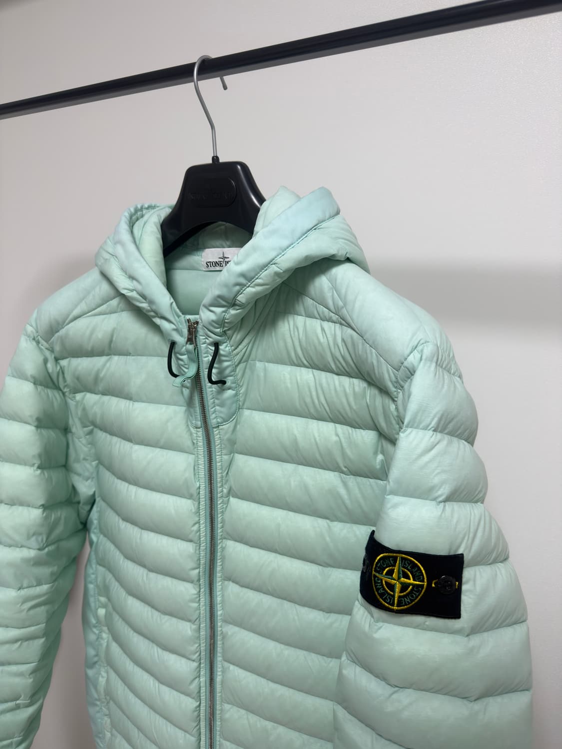 [레어 컬러, XL] 스톤아일랜드 룸 우븐 챔버스 경량패딩 상품이미지2