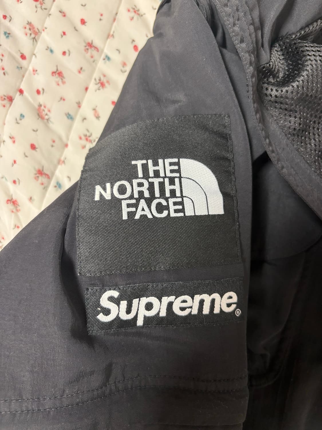 [S] 슈프림 x 노스페이스 트레킹 컨버터블 자켓 블랙 - 22SS 상품이미지8
