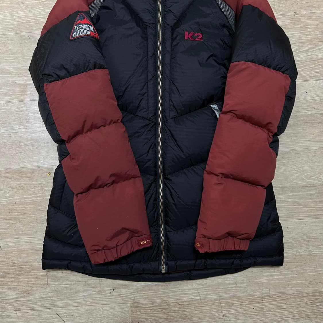 K2 아웃도어 여성 덕다운 배색 후드 패딩 점퍼 [블랙/레드] S/90 상품이미지3