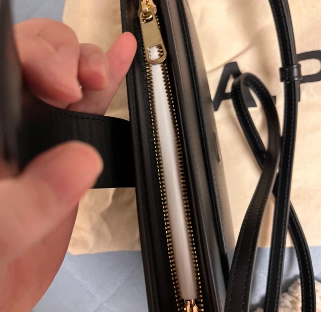 a.p.c 아페쎄 알반 미니 크로스백  블랙 상품이미지3