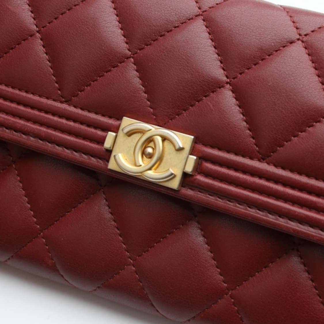 샤넬 딥레드 보이 빈티지 금장 장지갑 상품이미지5