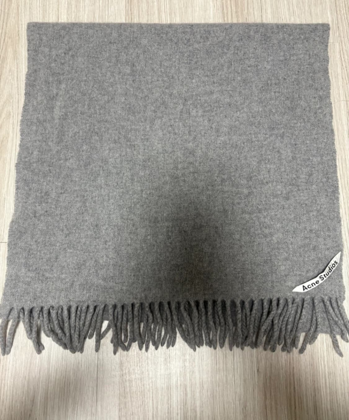 아크네 스튜디오 그레이 머플러  상품이미지2