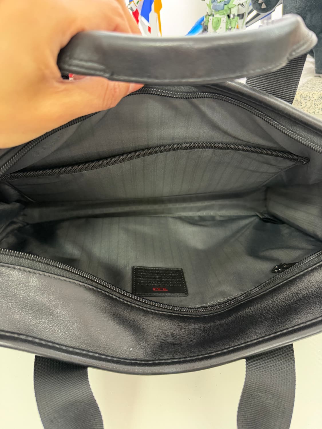 정품) TUMI 투미 블랙 가죽 서류 가방  상품이미지8