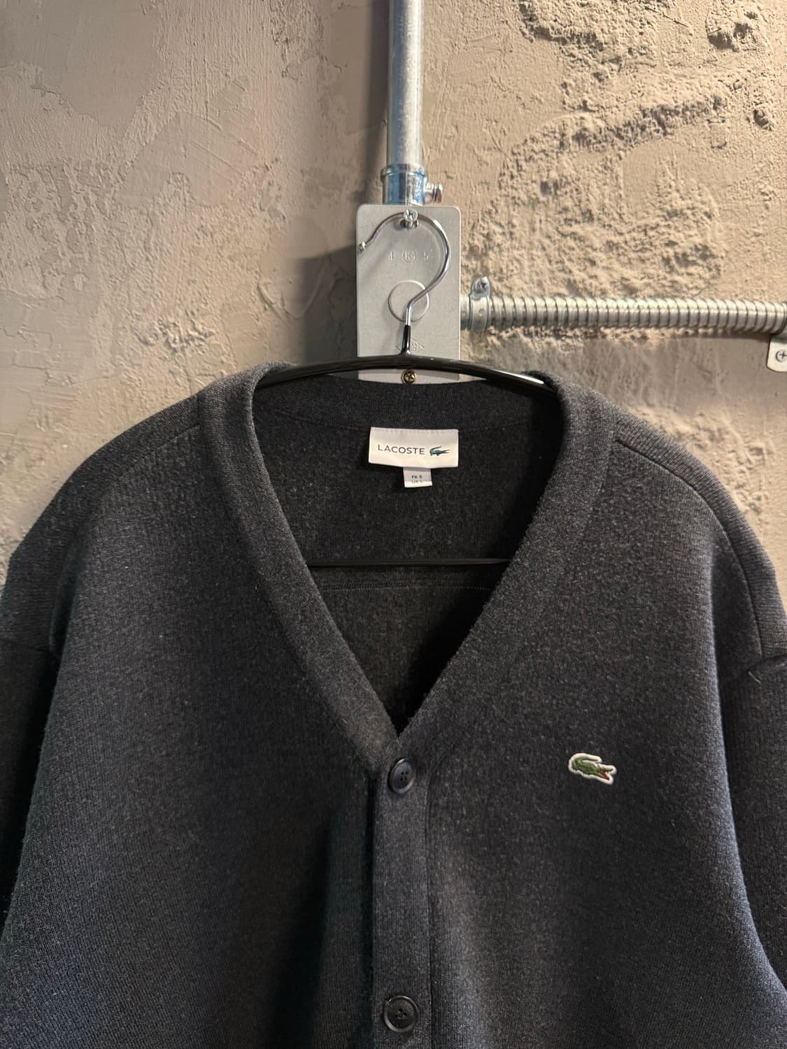 L 라코스테 LACOSTE 울 100% 브이넥 가디건 차콜 상품이미지4