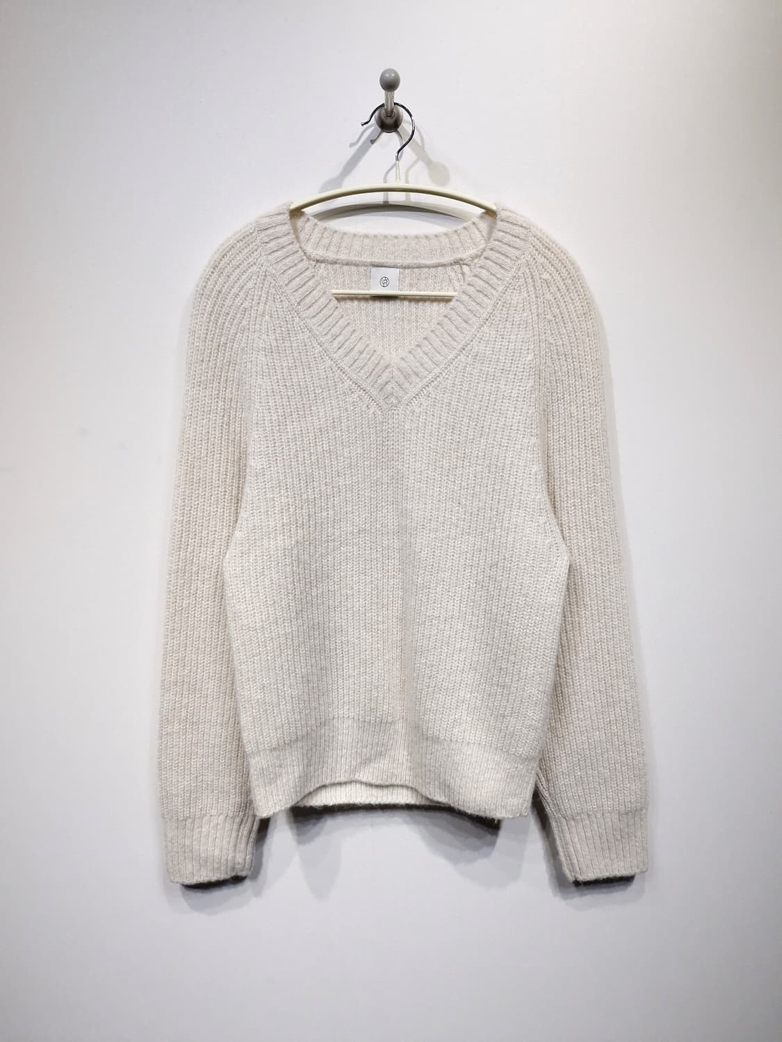 UMER 유메르 울 알파카 브이넥 니트 상품이미지1