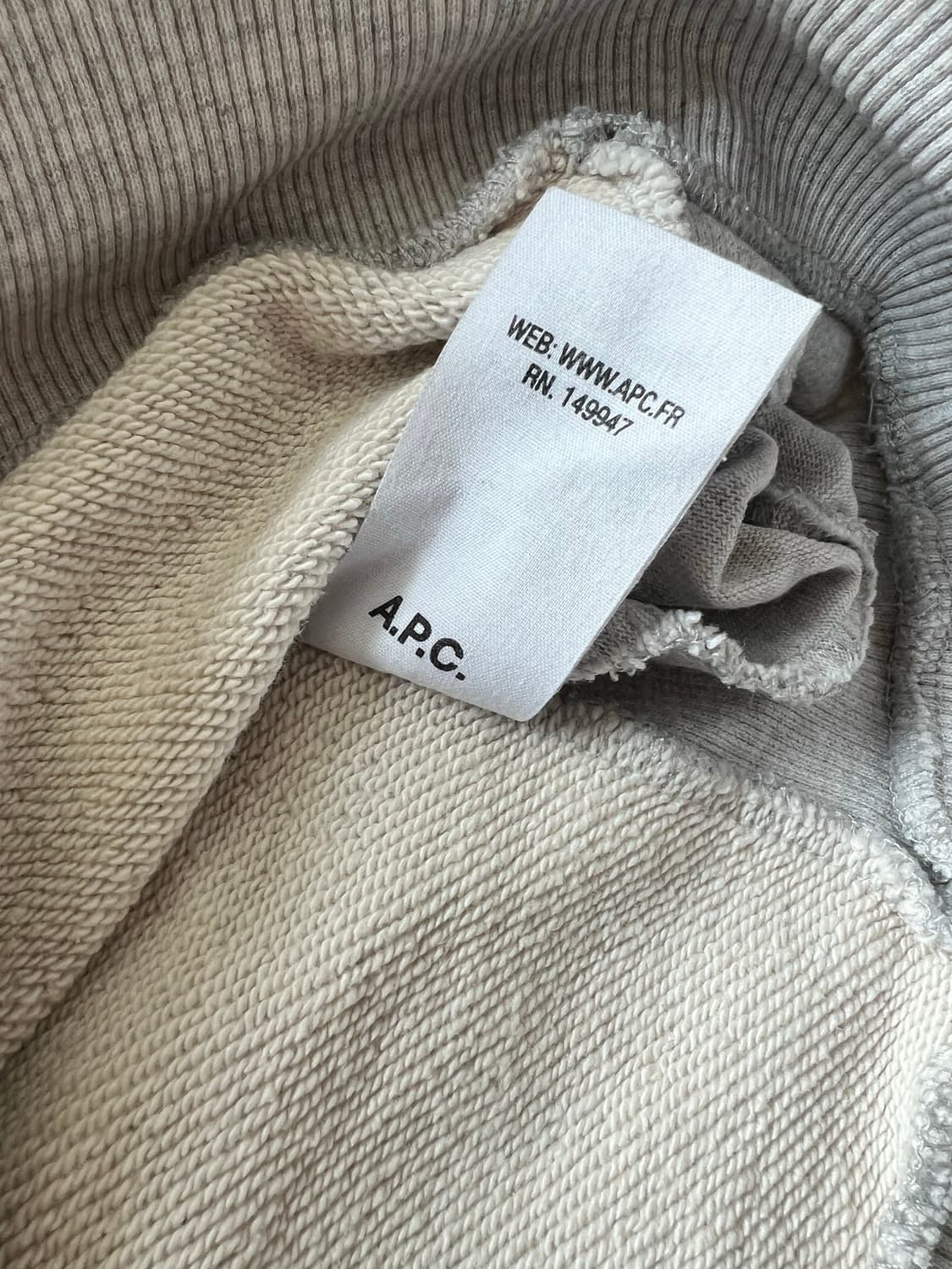 사카이 x A.P.C 콜라보 그레이 맨투맨 상품이미지8