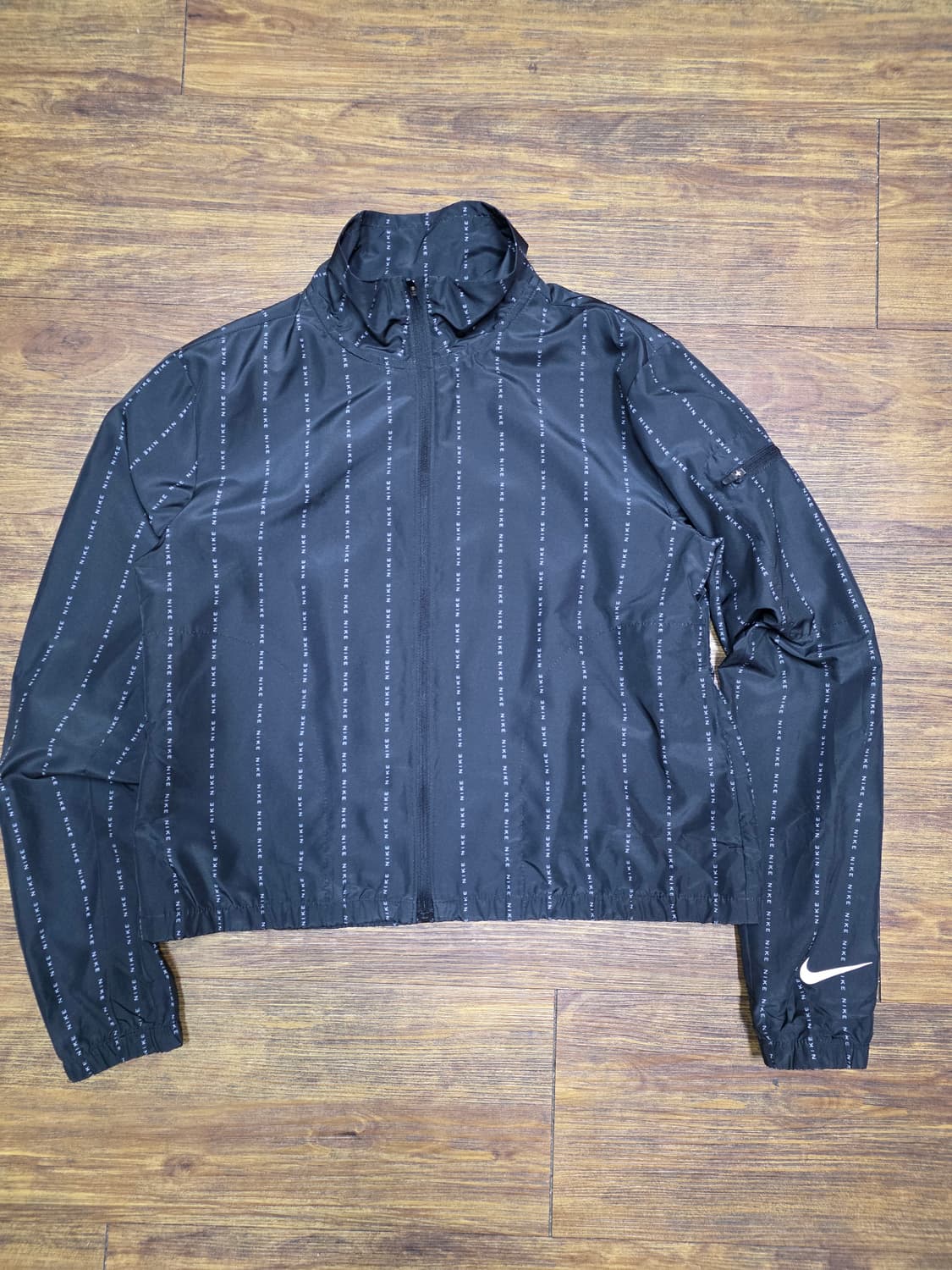 나이키러닝 우먼 윈드러너자켓 상품이미지2