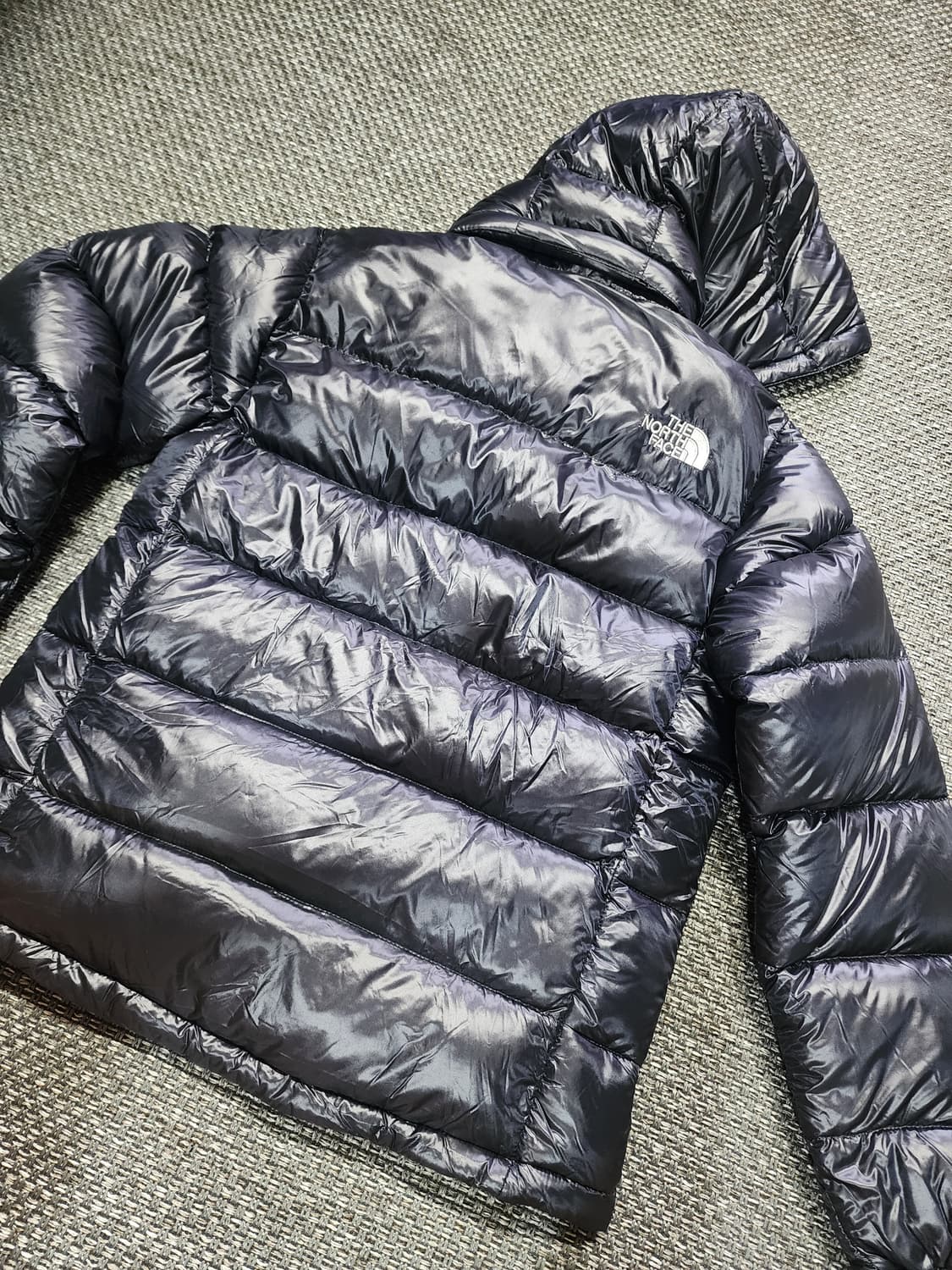 여성 노스페이스 유광 후드 패딩 80 S사이즈  상품이미지8
