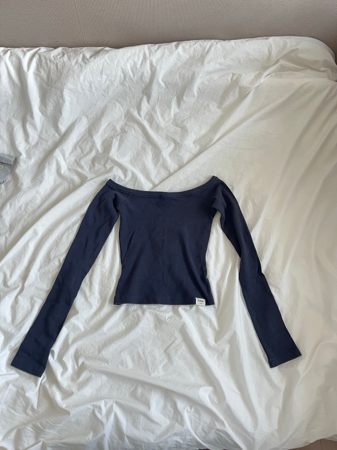 글로니 오프숄더 롱 슬리브 네이비 G OFF SHOULDER 상품이미지5