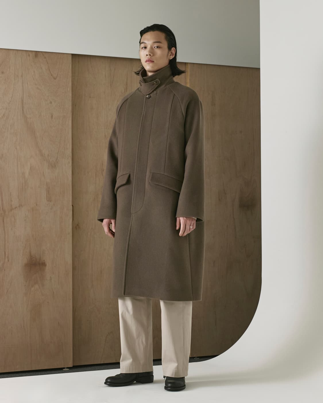 유스 20FW 맥코트 카키 팝니다. 상품이미지3