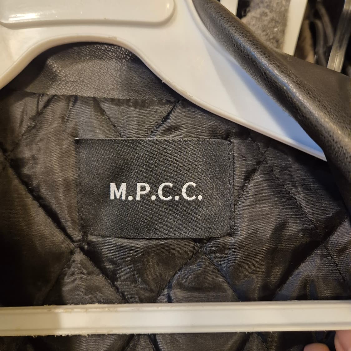 FREE(착샷잇음) 블랙 버핑레더 누빔자켓 상품이미지5