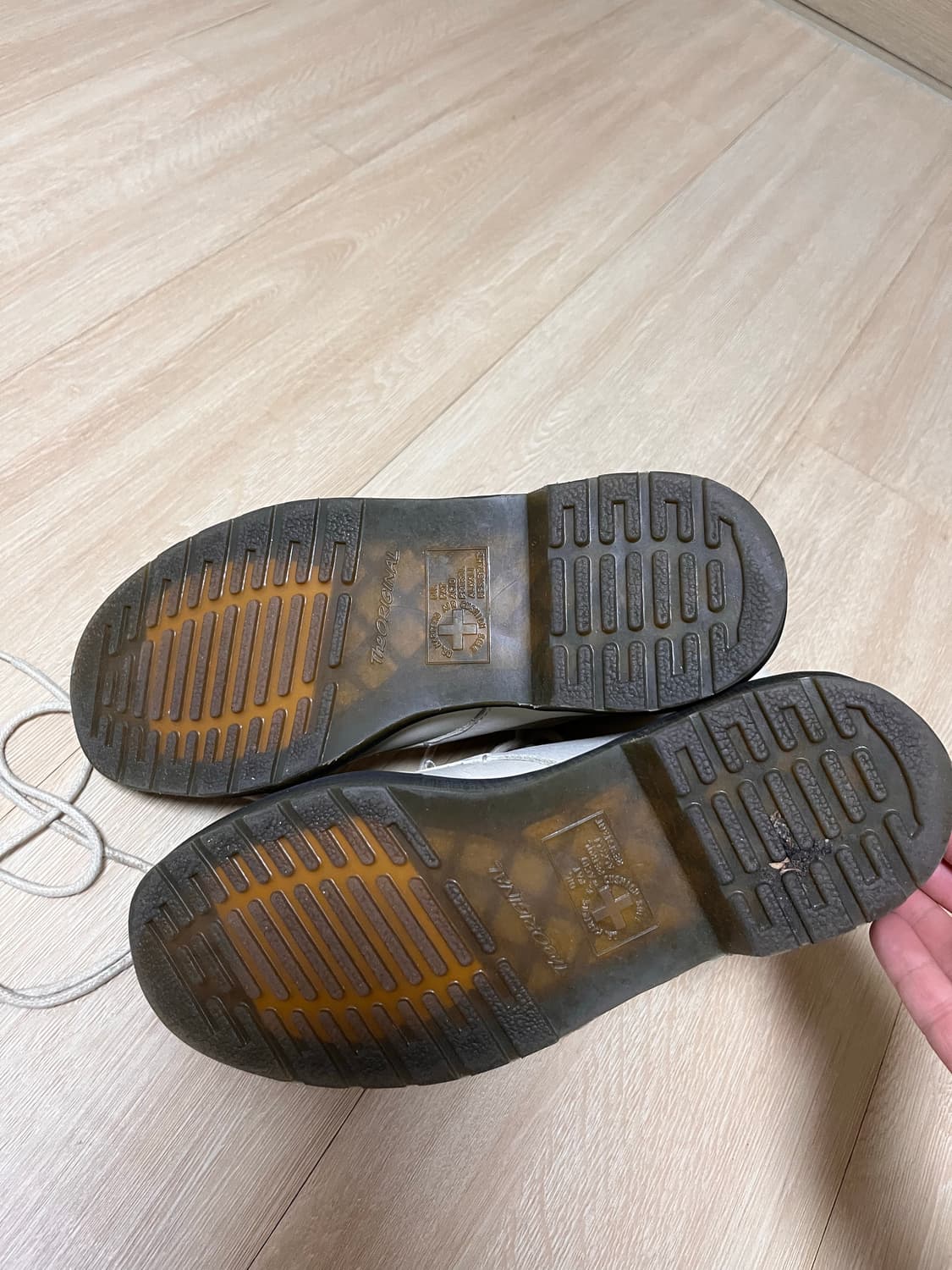 닥터마틴 부츠 아이보리 42사이즈 상품이미지4