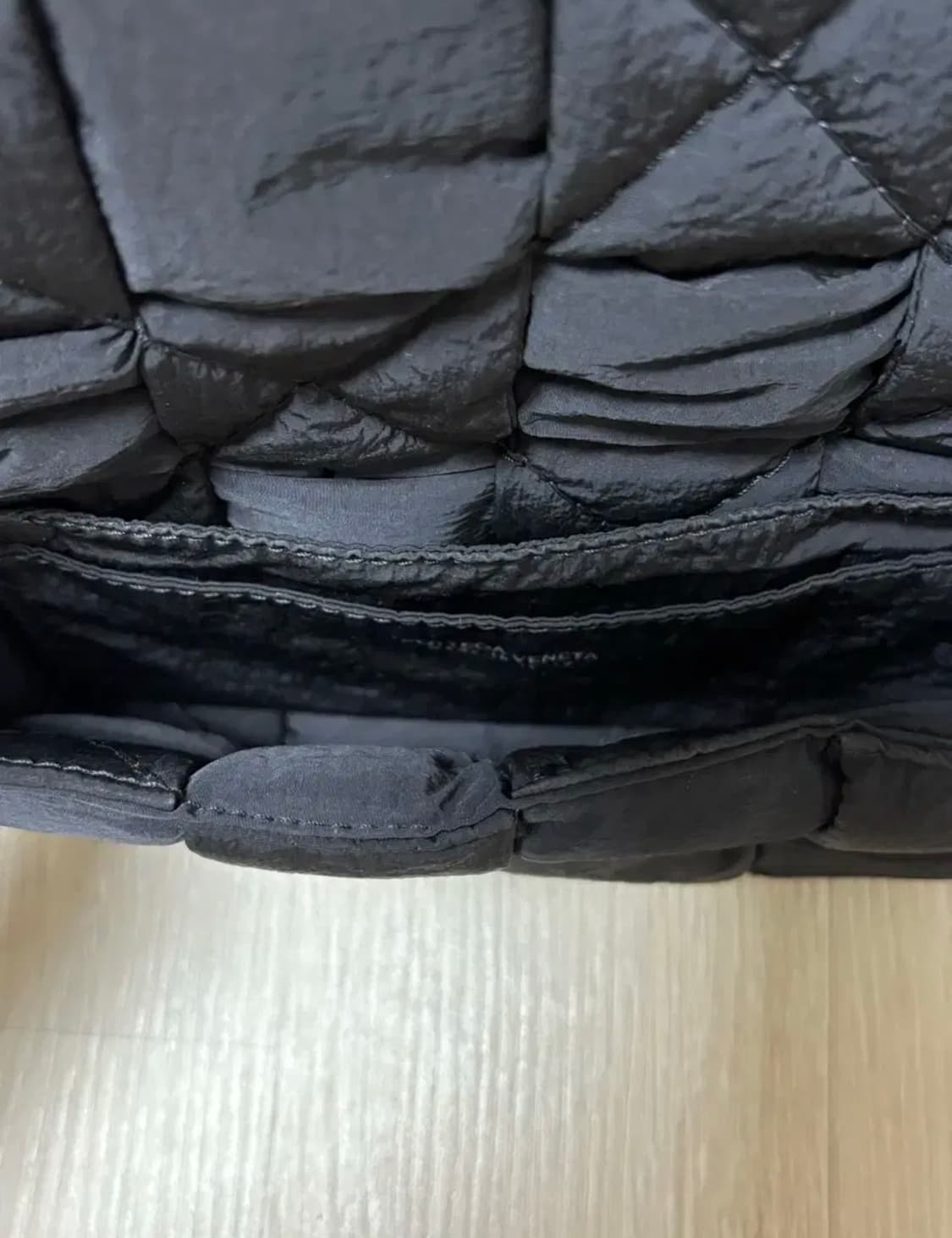 보테가 베네타 패딩 카세트 벨트백 상품이미지3