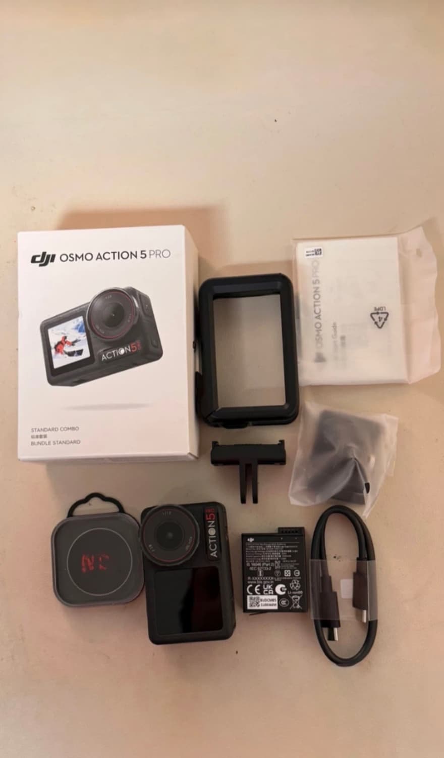 DJI 오즈모 액션5 Pro + nd 필터 풀박스입니다 상품이미지1