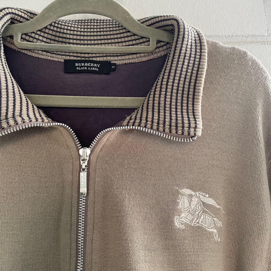 버버리 뮤트브라운 니트집업 상품이미지3