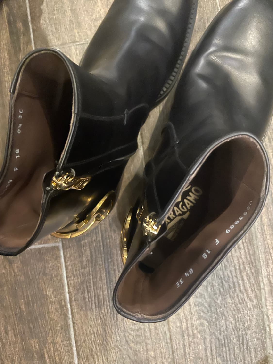 페라가모 블랙 레더 앵클 부츠 8사이즈 상품이미지2