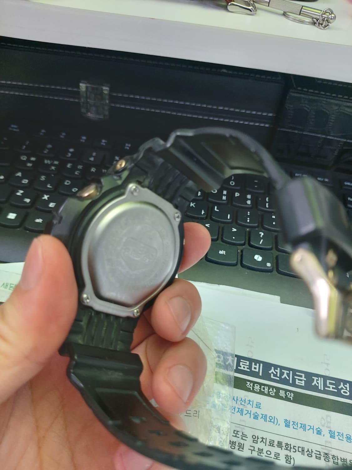 블랙/골드 조합이 매력적인 쥐샥 상품이미지3