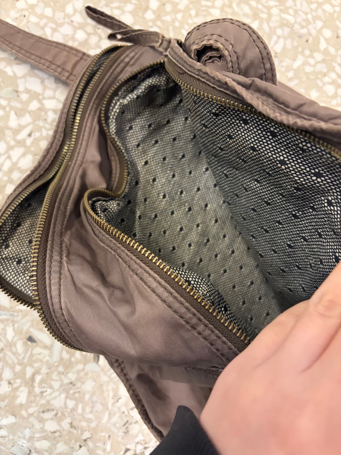 Diesel multi pocket shoulder bag brown  상품이미지5