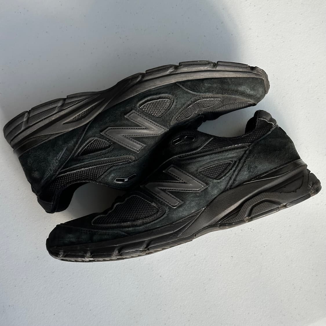 New Balance 990 V4 triple black shoes 상품이미지4